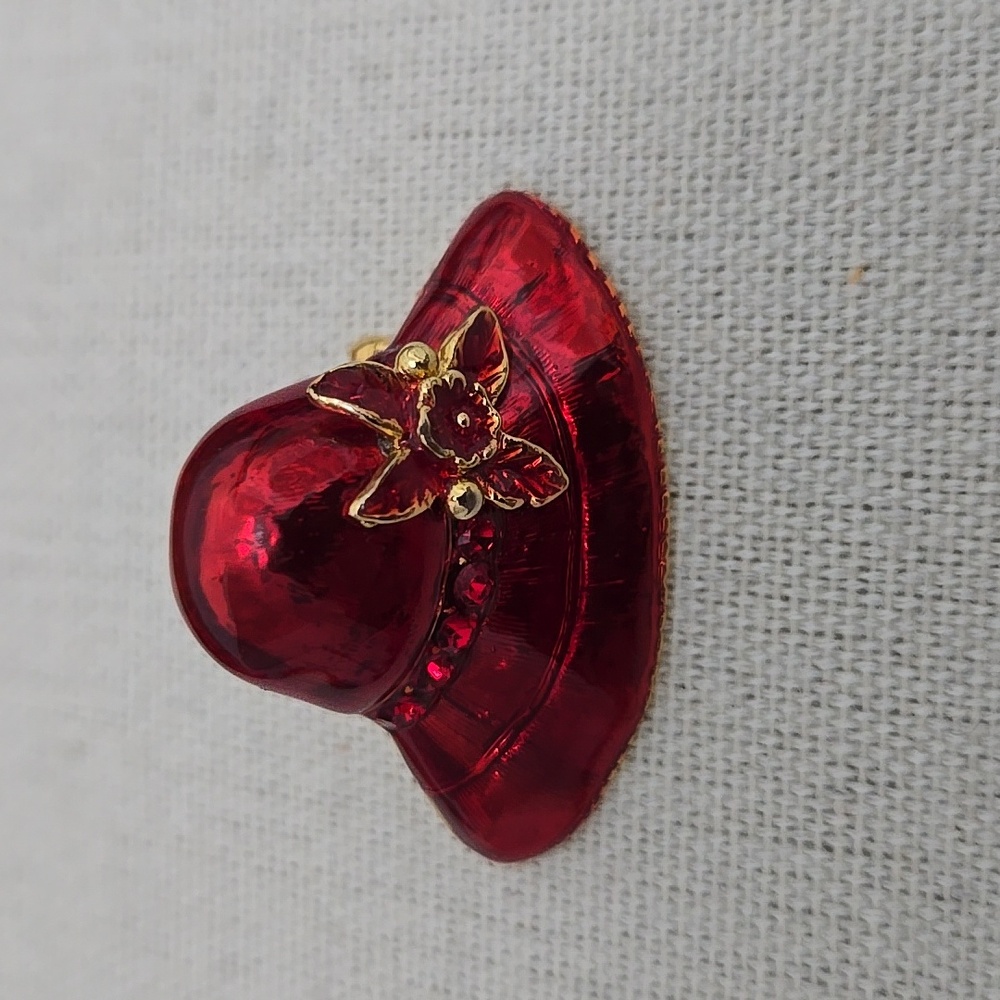 Red Hat Society Brooch/Pendant